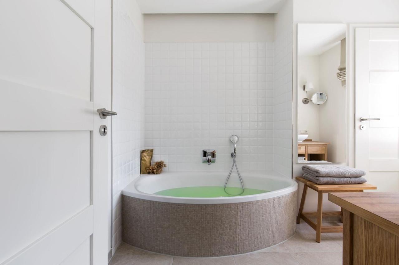Reetdorf Geltinger Birk Atelierhaus Mooreiche Nieby  المظهر الخارجي الصورة
